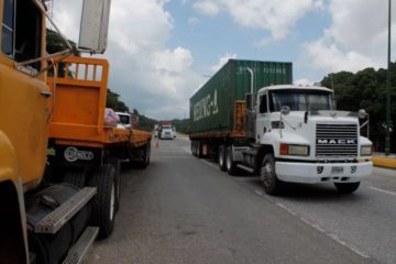 #Atentos: Restringen el tr&aacute;nsito de veh&iacute;culos de carga pesada en todo el pa&iacute;s del #11Oct al #13Oct (+detalles)