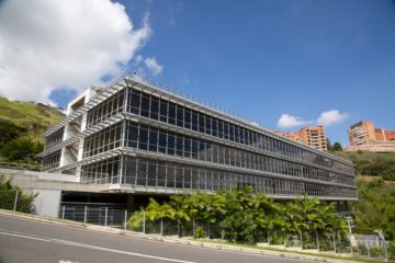 Club de Rob&oacute;tica de la Universidad Monte&aacute;vila se titula campe&oacute;n en el TechnoXian Venezuela 2026