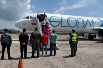 Llegan a Venezuela 387 migrantes en dos vuelos de repatriaci&oacute;n procedentes de EE.UU.