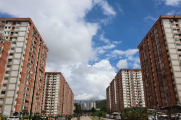 Entregan 564 nuevas viviendas a afectados por el doble terremoto