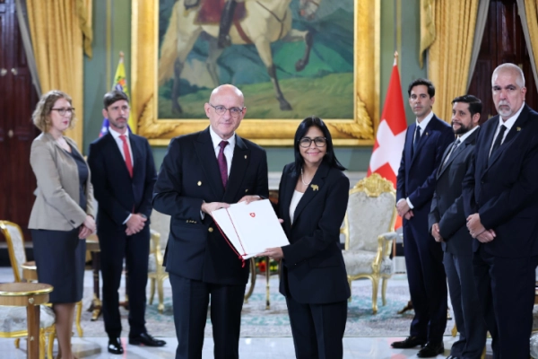 Delcy Rodr&iacute;guez recibe credenciales de nuevos embajadores de la UE, Suiza, Egipto y Vietnam