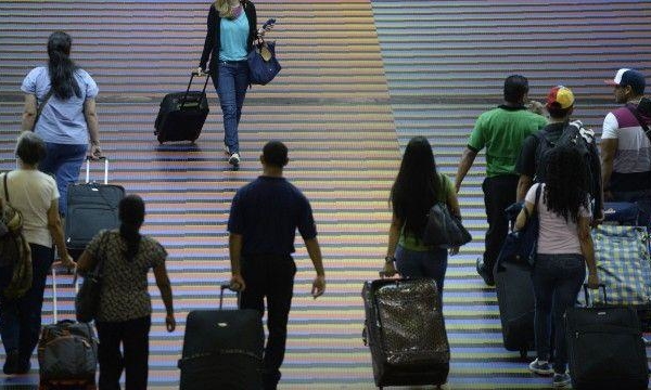 #An&aacute;lisis: &iquest;Emigrar como opci&oacute;n? La disonancia de una recuperaci&oacute;n que no termina de llegar