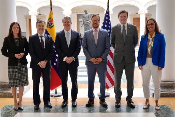 Subsecretario de Comercio de EEUU eval&uacute;a potenciar &laquo;oportunidades de mercado&raquo; en Venezuela