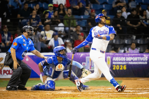 Tiburones de La Guaira comenz&oacute; con todo en la LVBP
