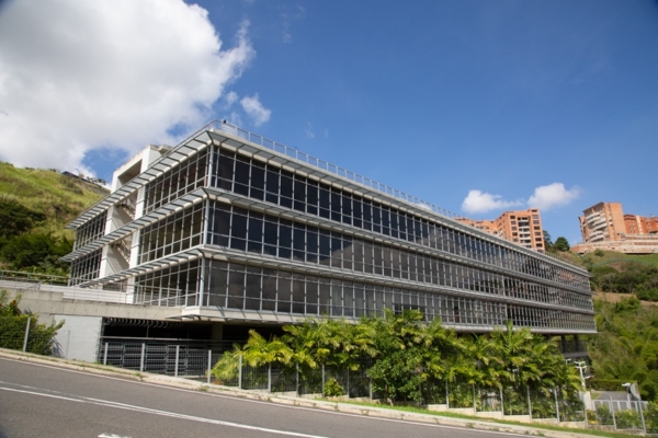 Club de Rob&oacute;tica de la Universidad Monte&aacute;vila se titula campe&oacute;n en el TechnoXian Venezuela 2026