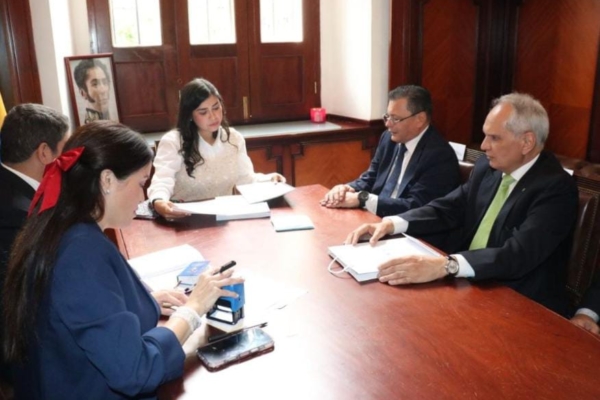 Entregan en la AN proyectos de leyes de Presupuesto Nacional, del BCV y de Endeudamiento para 2027