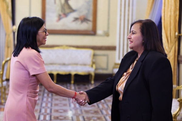 Delcy Rodr&iacute;guez se re&uacute;ne con Dinorah Figuera y Jorge Rodr&iacute;guez: Eval&uacute;an avances del di&aacute;logo nacional