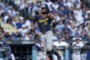 Jackson Chourio marca la pauta en postemporada de la MLB